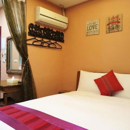 Dharmatala Inn Kolkata Bagian luar foto